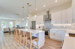 Upscale Home with 2 Balconies in Galveston!